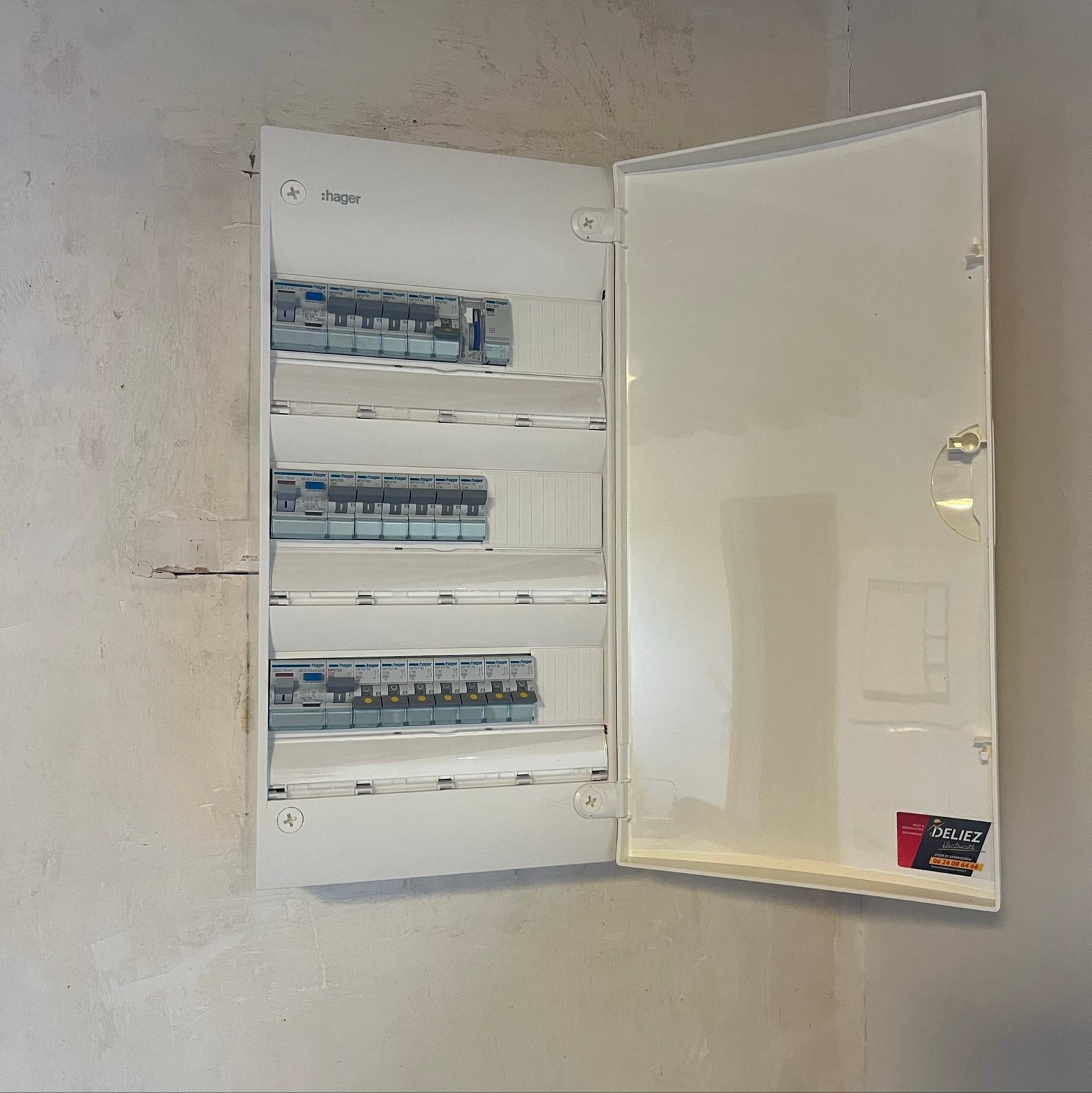 Deliez-electricite - Expert en Rénovation Électrique : Solutions Modernes pour Votre Habitat - Featured Image 1