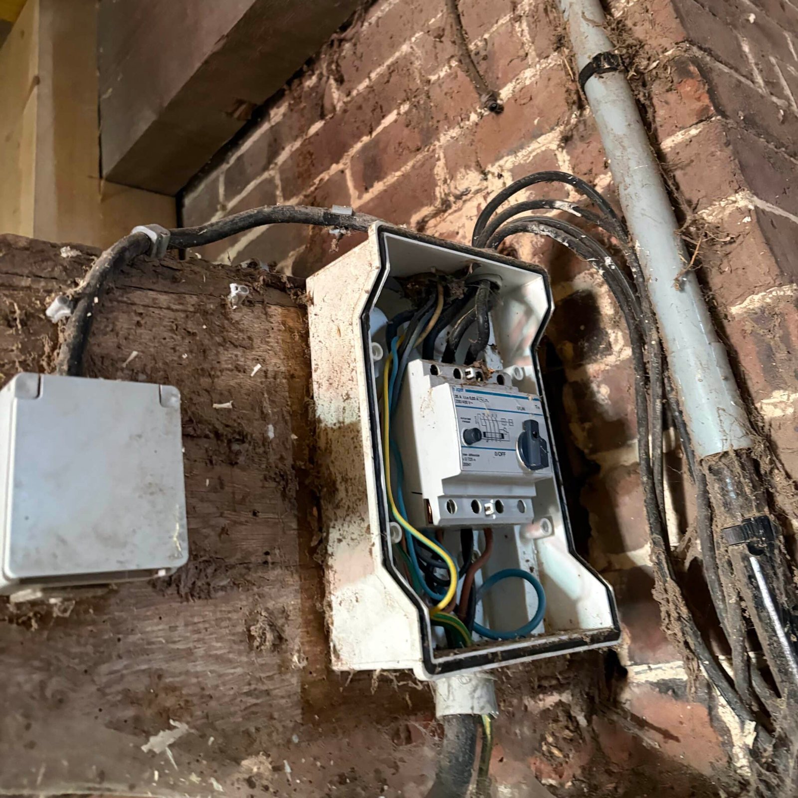 Deliez-electricite - Guide rapide pour la réparation de coupure électricité à Pont Audemer - Featured Image 1